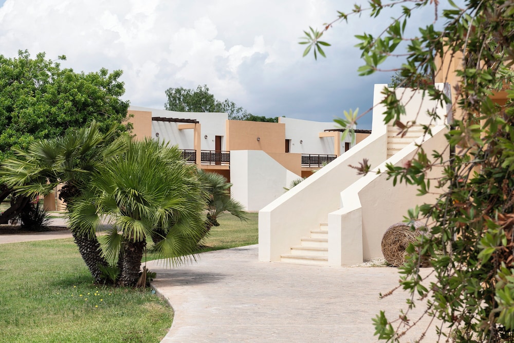 VOI Arenella Resort — Hotel building in Ognina, Sicily