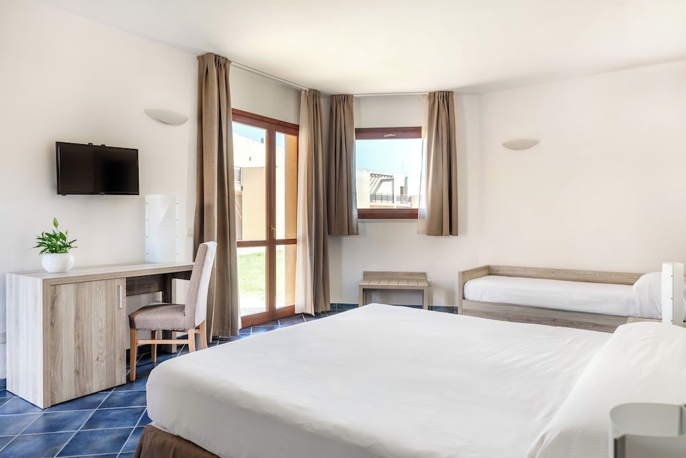VOI Arenella Resort — Hotel rooms in Ognina, Sicily