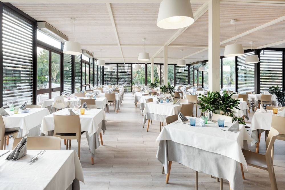 VOI Arenella Resort — Restaurant & bars in Ognina, Sicily