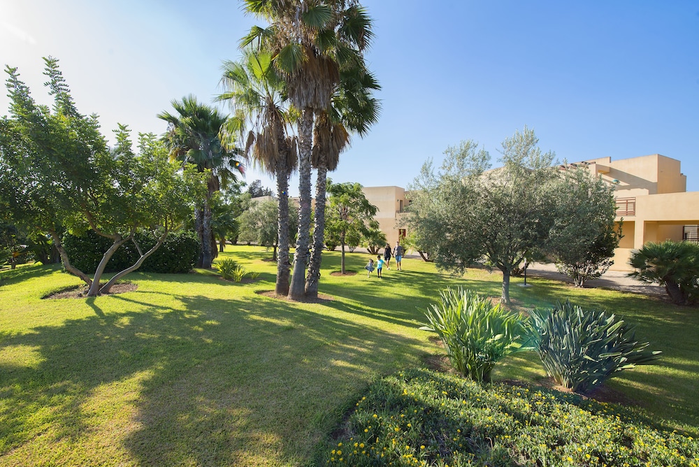 VOI Arenella Resort — Hotel building in Ognina, Sicily