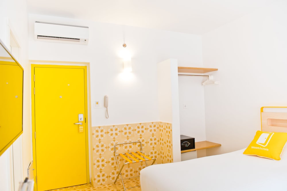 Bloom Hotel – Calangute — Hotel rooms in Calangute, Goa