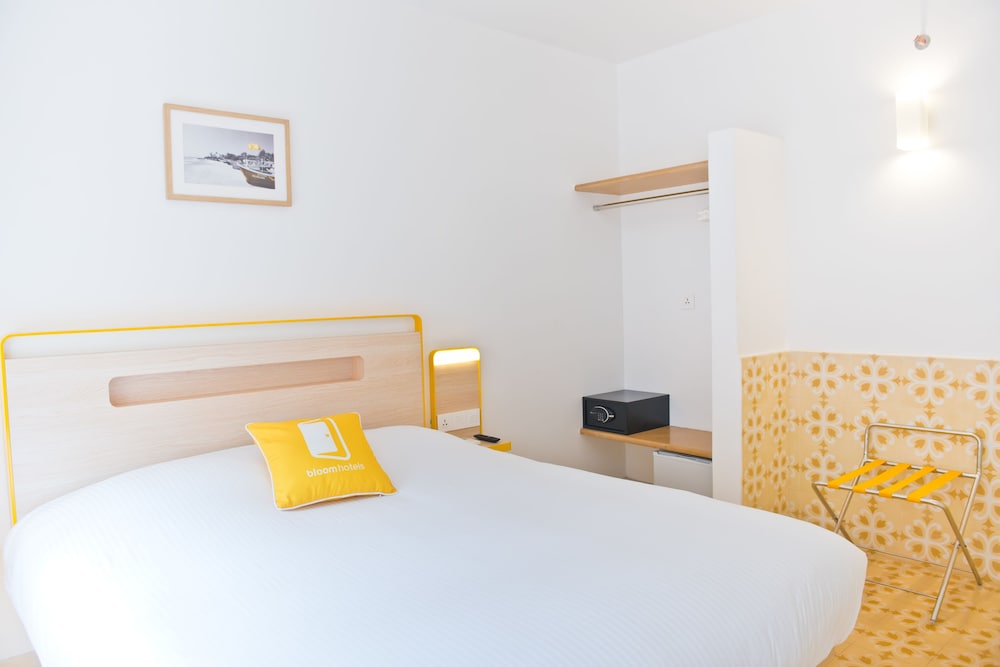 Bloom Hotel – Calangute — Hotel rooms in Calangute, Goa