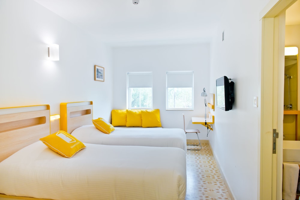 Bloom Hotel – Calangute — Hotel rooms in Calangute, Goa
