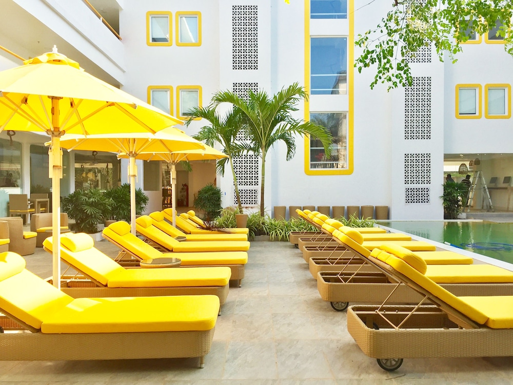 Bloom Hotel – Calangute — Hotel building in Calangute, Goa