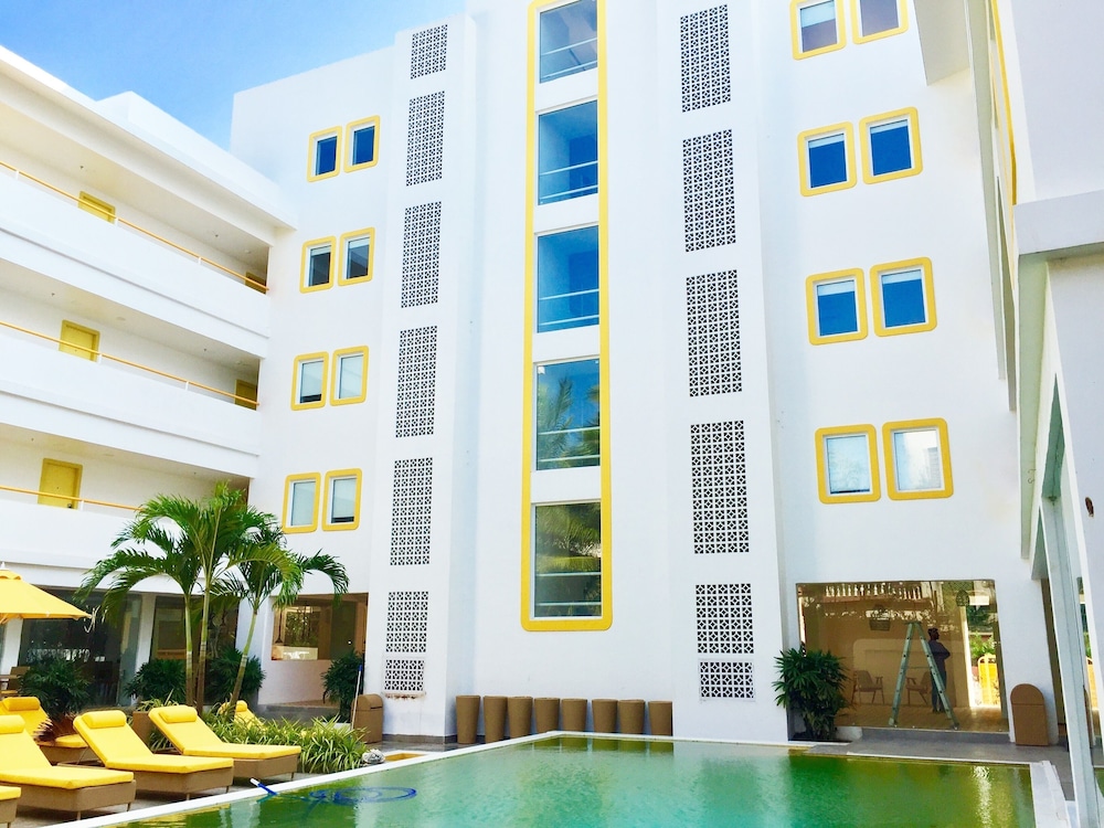 Bloom Hotel – Calangute — Hotel building in Calangute, Goa