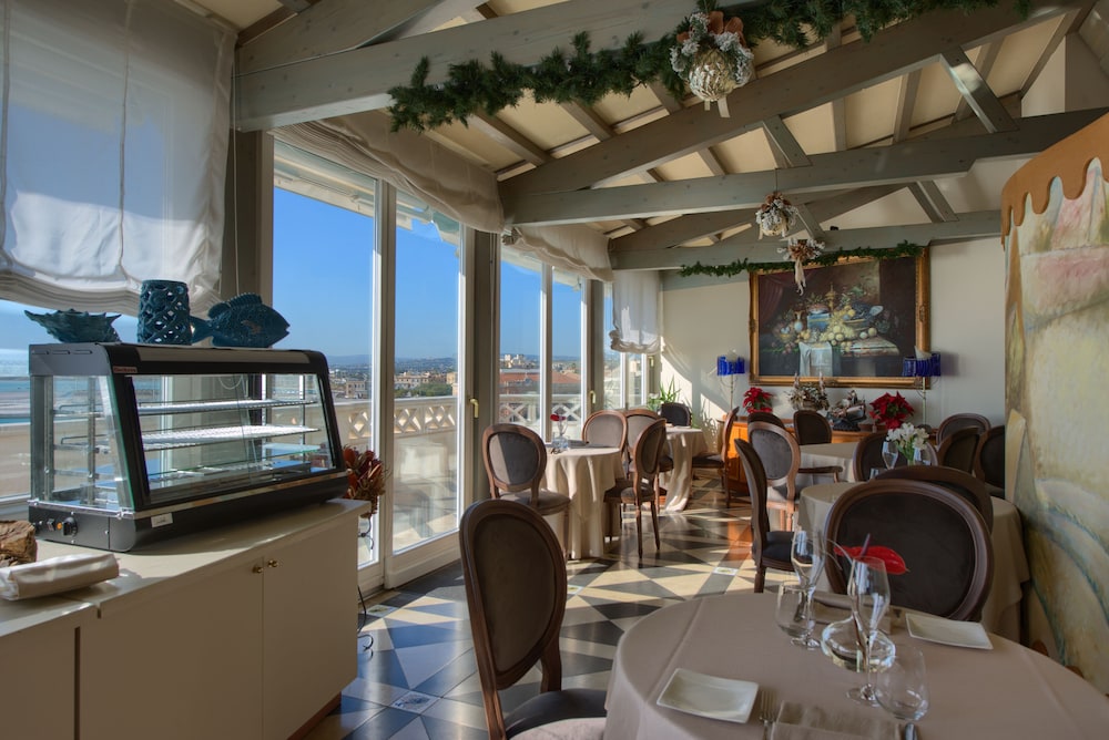 Grand Hotel Ortigia Siracusa — Restaurant & bars in Siracusa, Sicily