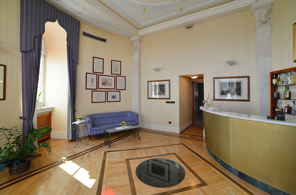 Grand Hotel Ortigia Siracusa — Hotel building in Siracusa, Sicily