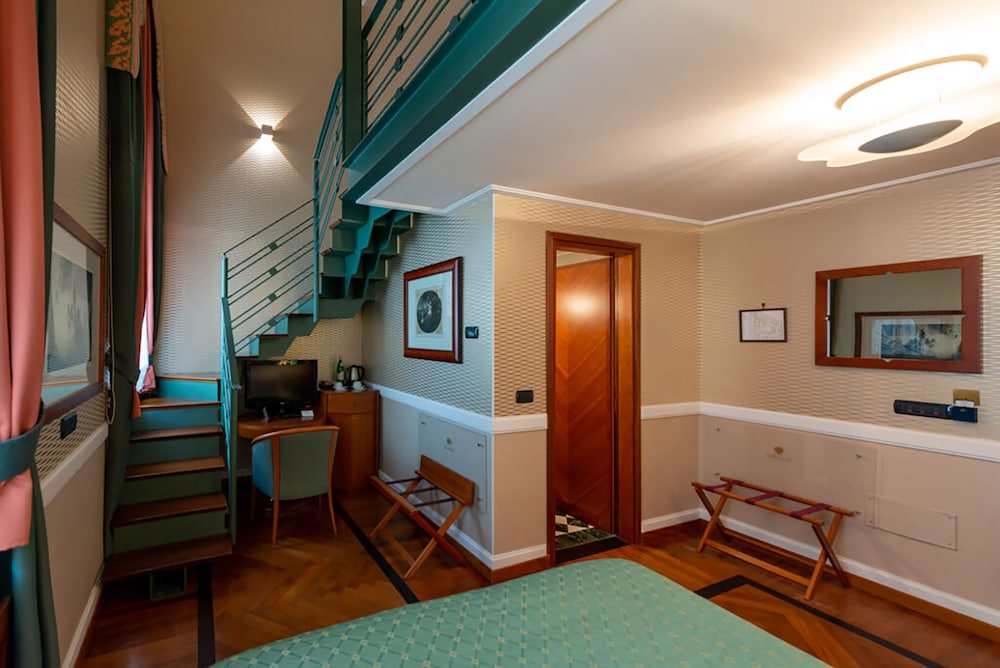 Grand Hotel Ortigia Siracusa — Hotel rooms in Siracusa, Sicily