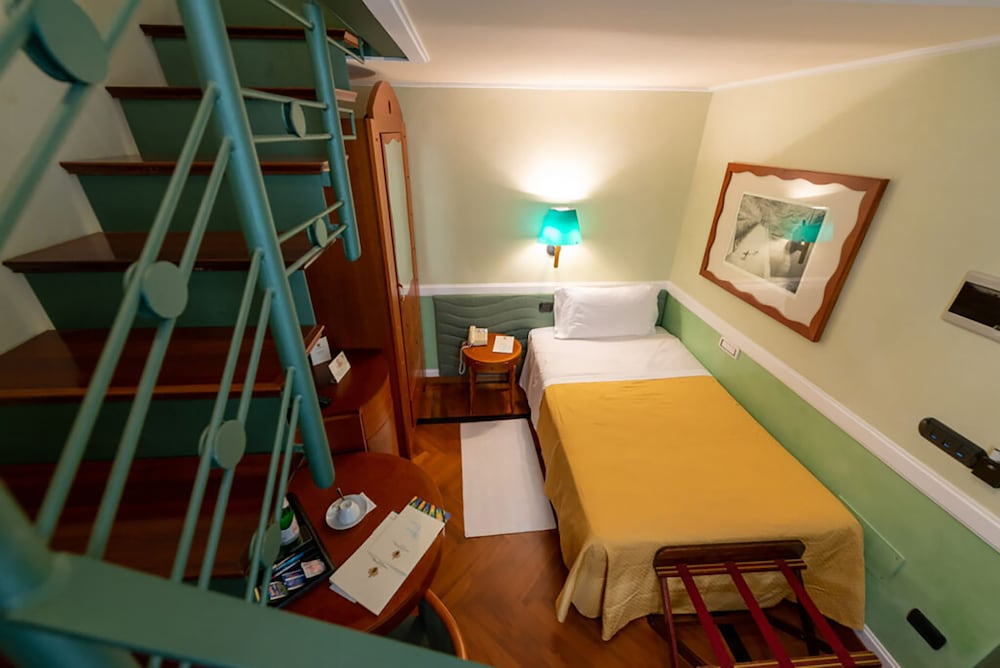 Grand Hotel Ortigia Siracusa — Hotel rooms in Siracusa, Sicily