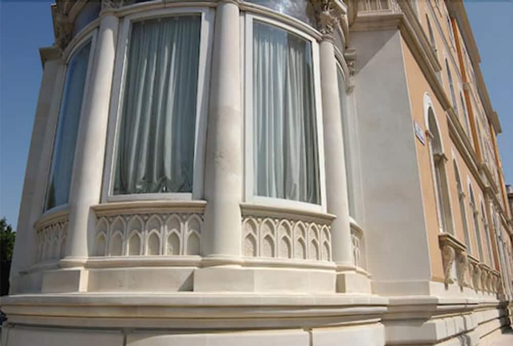 Grand Hotel Ortigia Siracusa — Hotel building in Siracusa, Sicily
