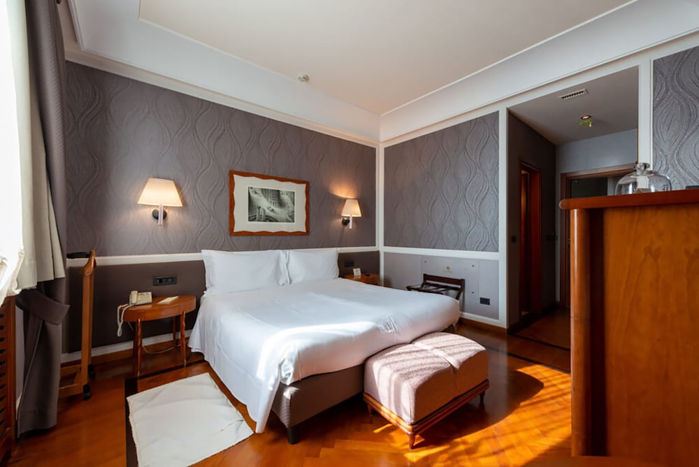 Grand Hotel Ortigia Siracusa — Hotel rooms in Siracusa, Sicily
