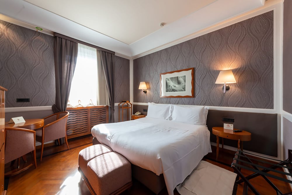 Grand Hotel Ortigia Siracusa — Hotel rooms in Siracusa, Sicily
