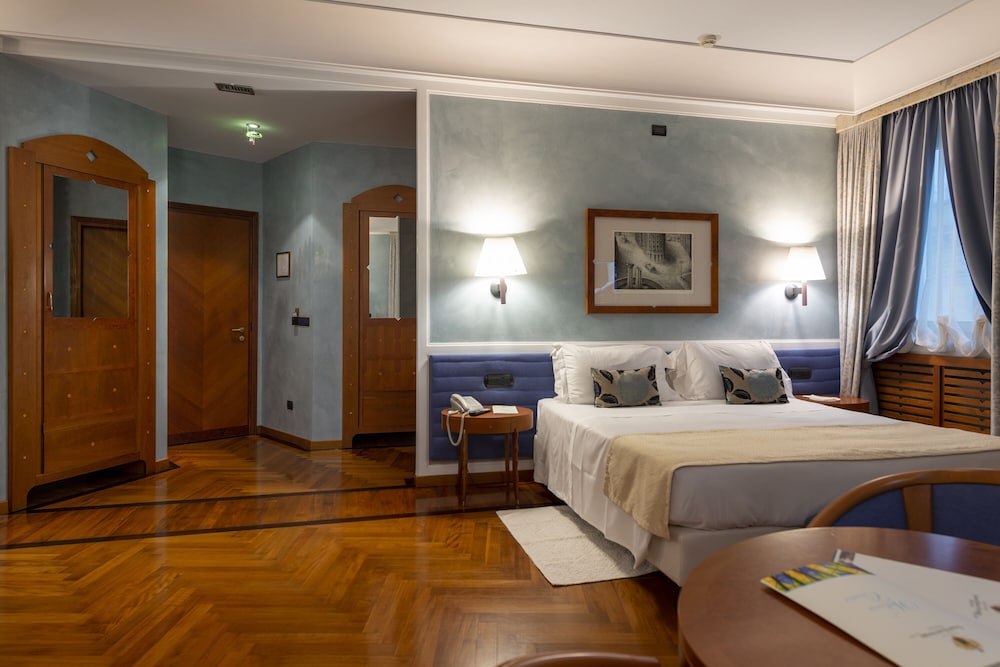 Grand Hotel Ortigia Siracusa — Hotel rooms in Siracusa, Sicily