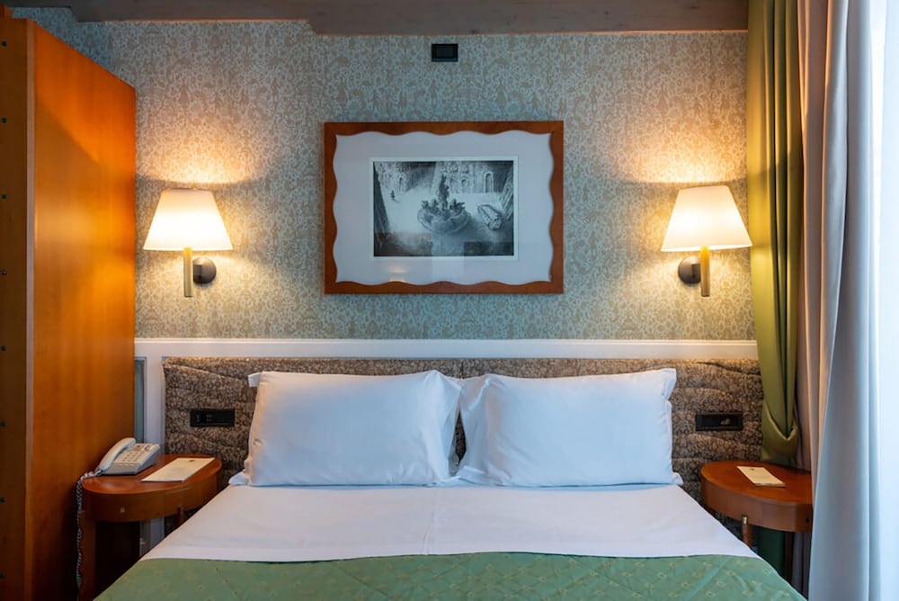 Grand Hotel Ortigia Siracusa — Hotel rooms in Siracusa, Sicily