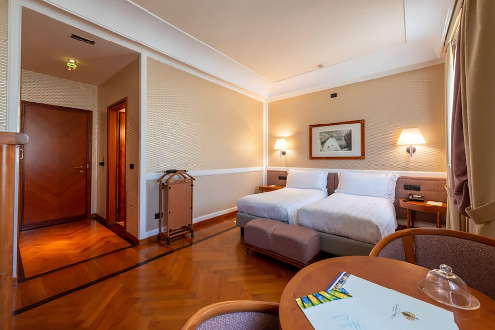 Grand Hotel Ortigia Siracusa — Hotel rooms in Siracusa, Sicily