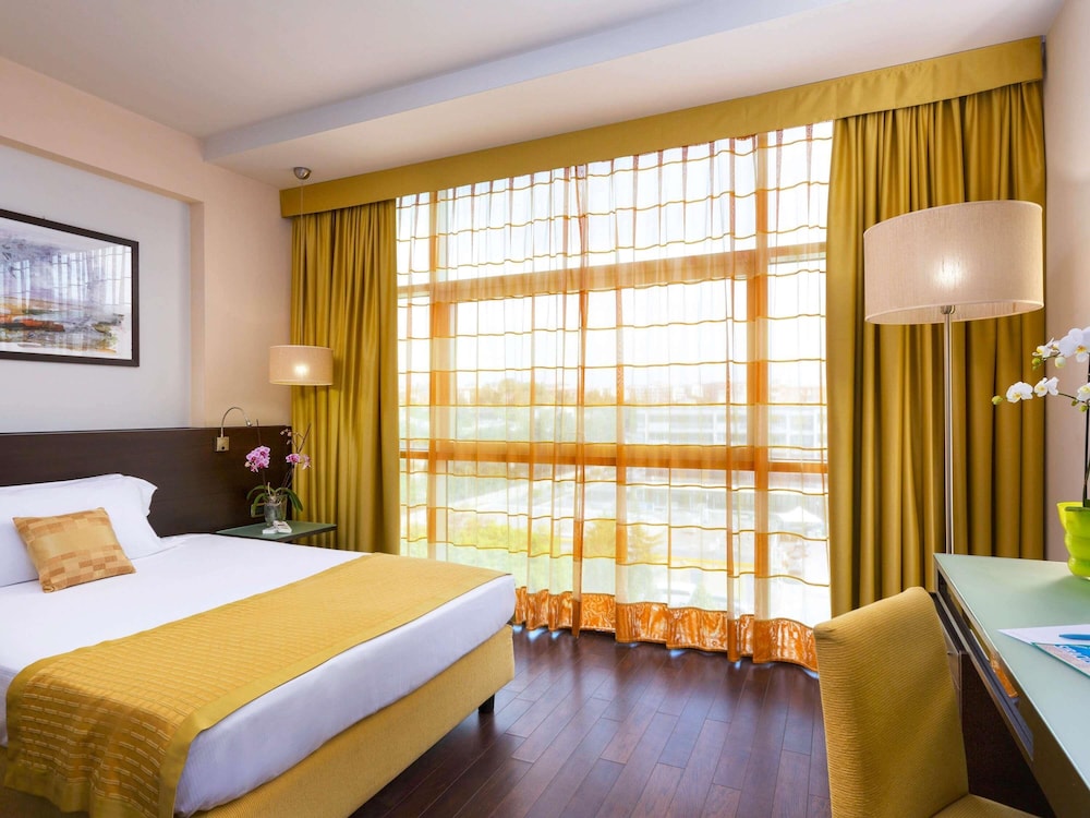 Mercure Siracusa Prometeo — Hotel rooms in Siracusa, Sicily