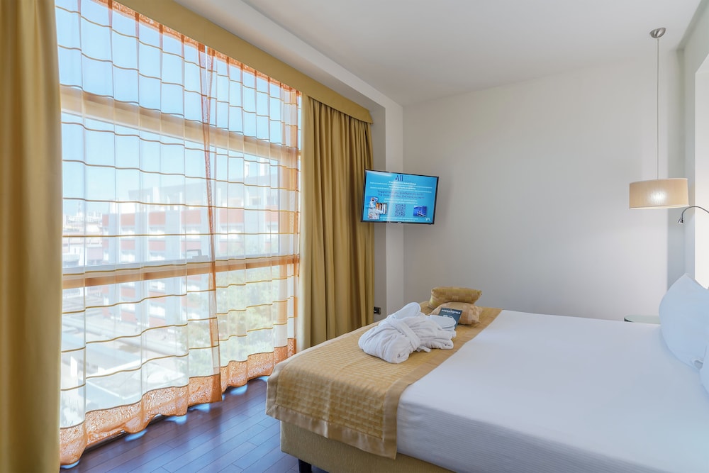Mercure Siracusa Prometeo — Hotel rooms in Siracusa, Sicily