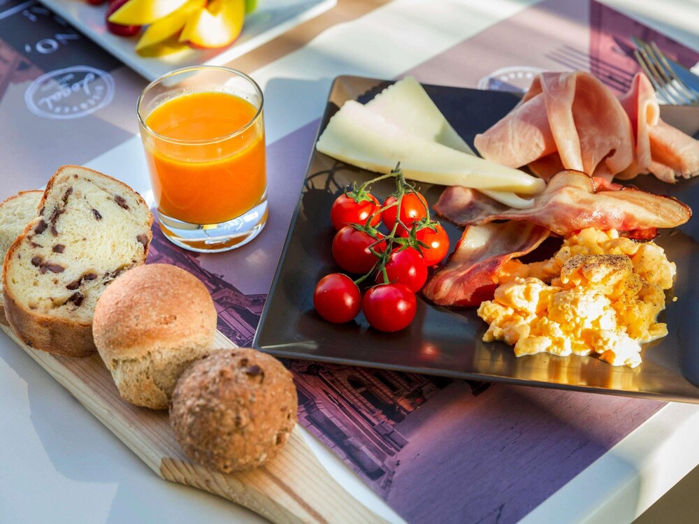 Mercure Siracusa Prometeo — Restaurant & bars in Siracusa, Sicily