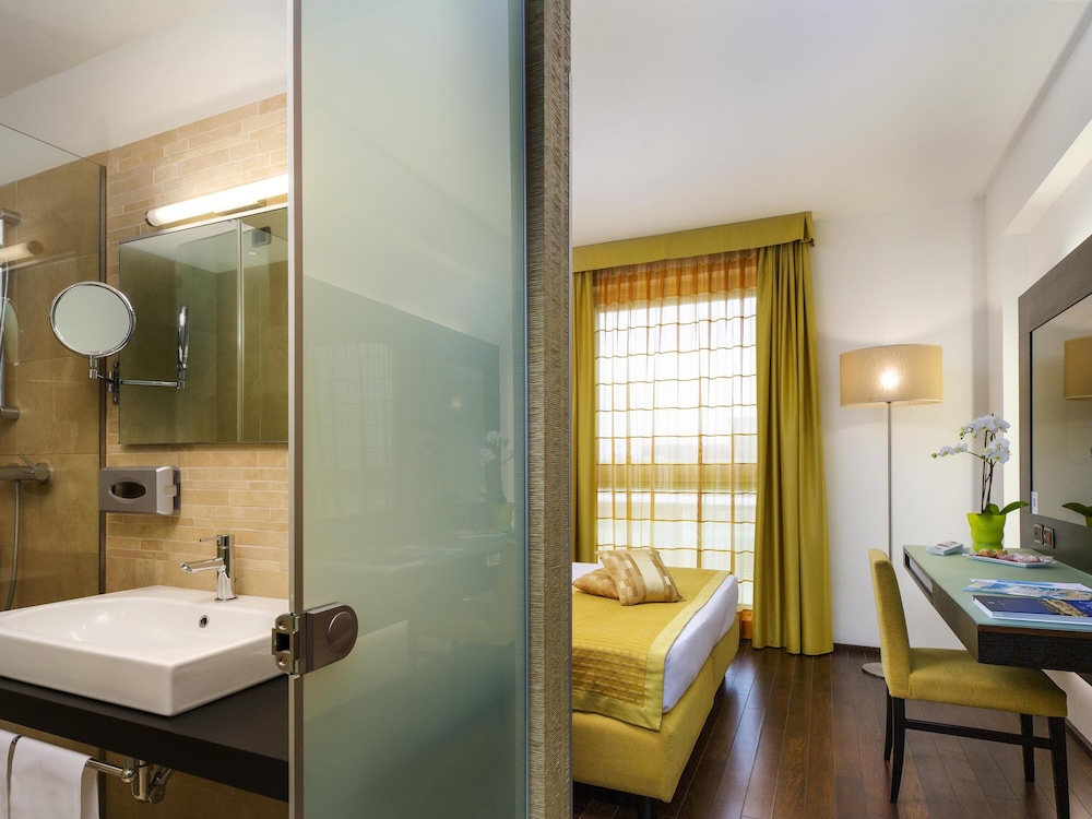 Mercure Siracusa Prometeo — Hotel rooms in Siracusa, Sicily