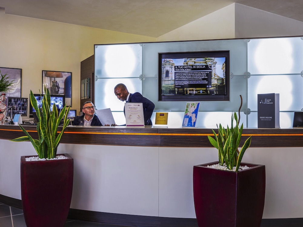 Mercure Siracusa Prometeo — Hotel building in Siracusa, Sicily