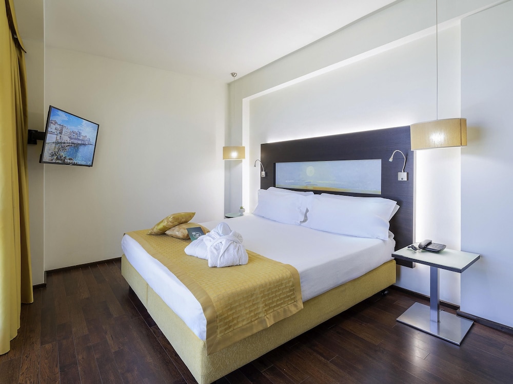 Mercure Siracusa Prometeo — Hotel rooms in Siracusa, Sicily