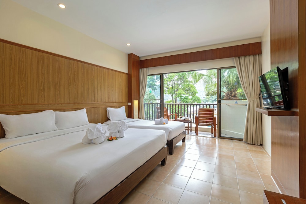 Patong Lodge Hotel — Hotel rooms in Patong Beach, Phuket Province
