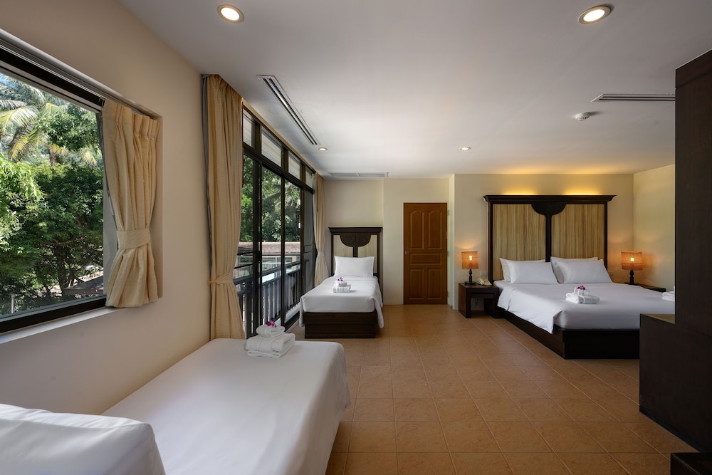 Patong Lodge Hotel — Hotel rooms in Patong Beach, Phuket Province