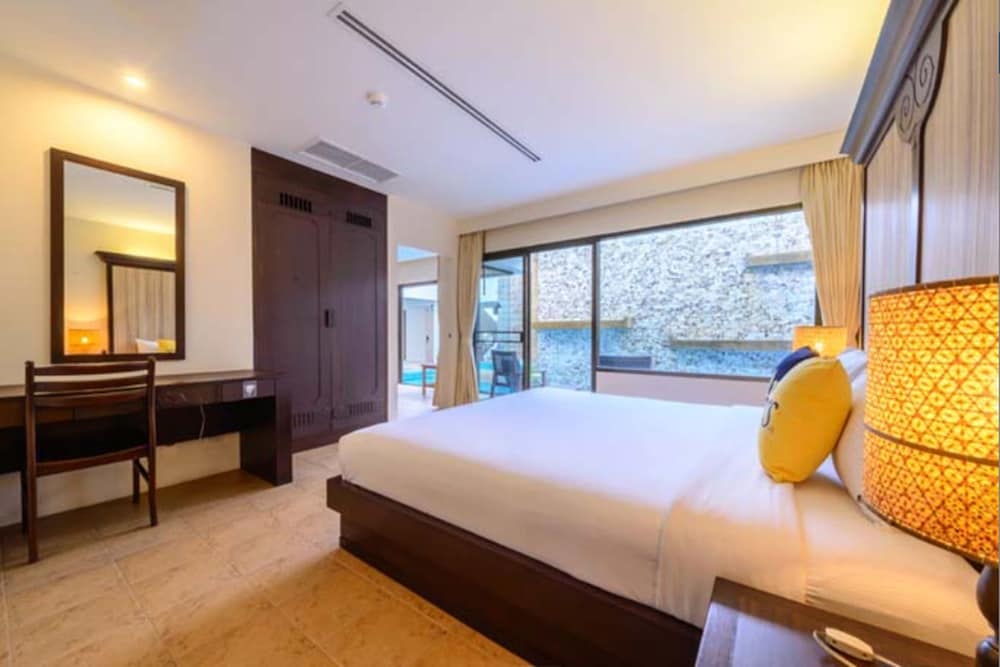 Patong Lodge Hotel — Hotel rooms in Patong Beach, Phuket Province