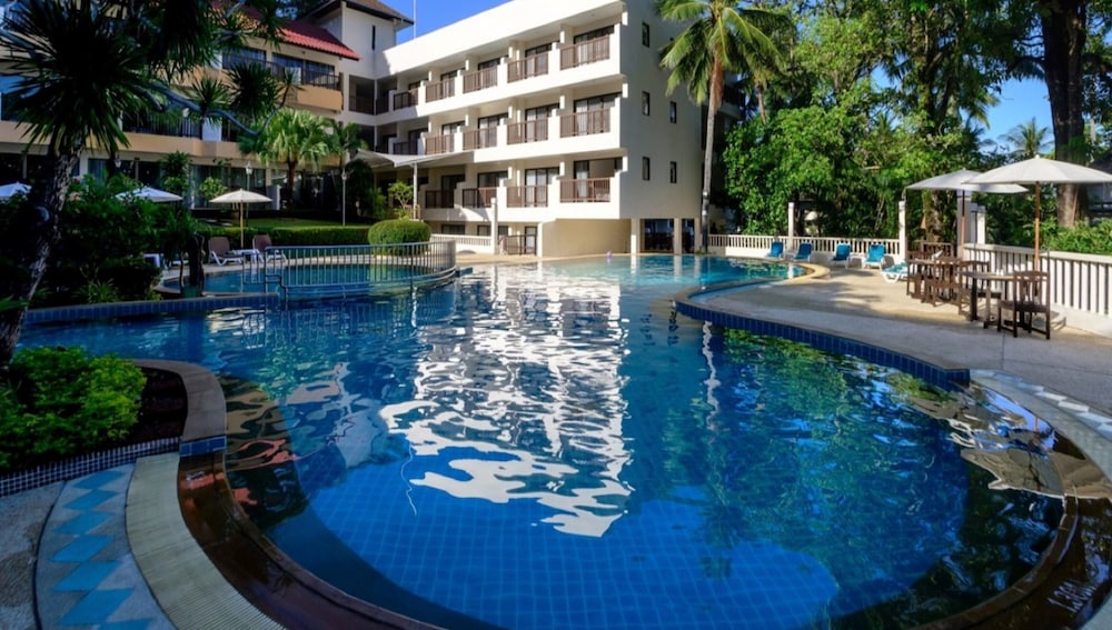 Patong Lodge Hotel — Swimming pool in Patong Beach, Phuket Province