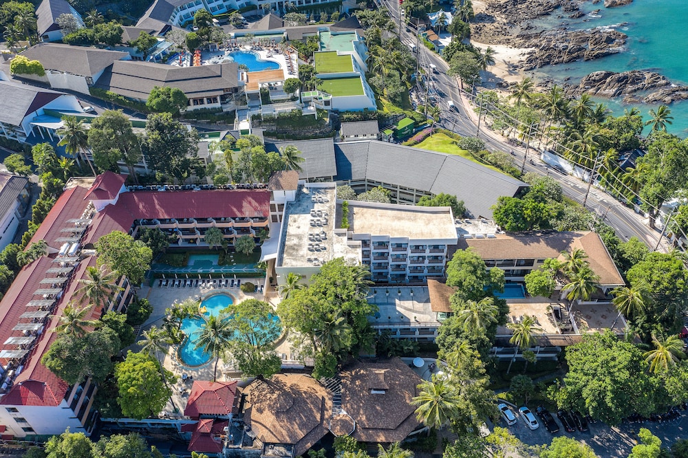 Patong Lodge Hotel — Hotel building in Patong Beach, Phuket Province