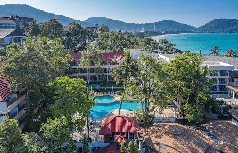Patong Lodge Hotel — Swimming pool in Patong Beach, Phuket Province