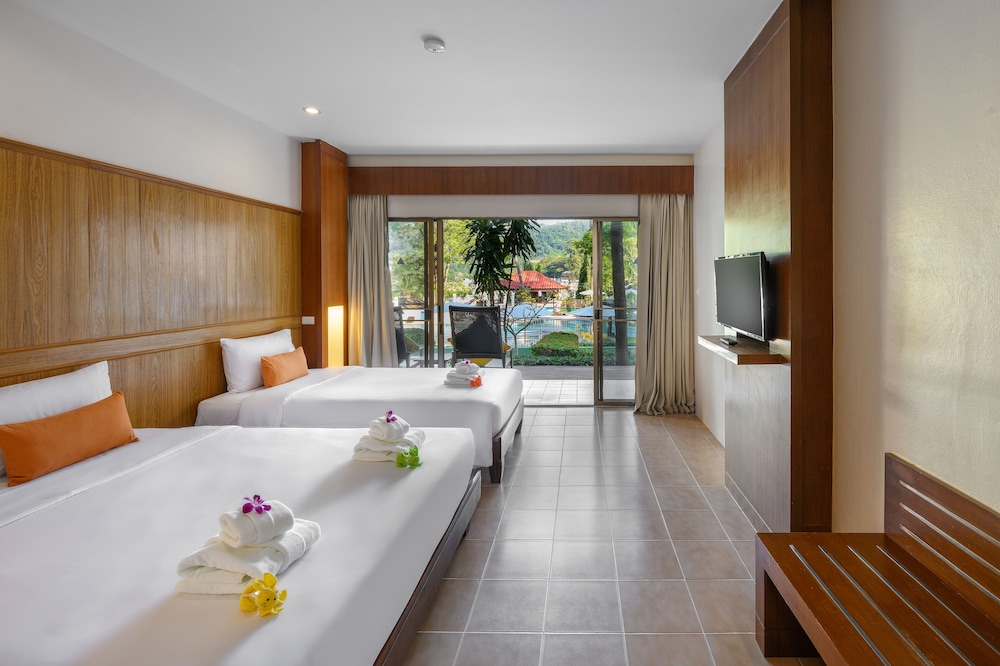 Patong Lodge Hotel — Hotel rooms in Patong Beach, Phuket Province