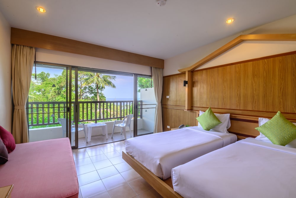 Patong Lodge Hotel — Hotel rooms in Patong Beach, Phuket Province