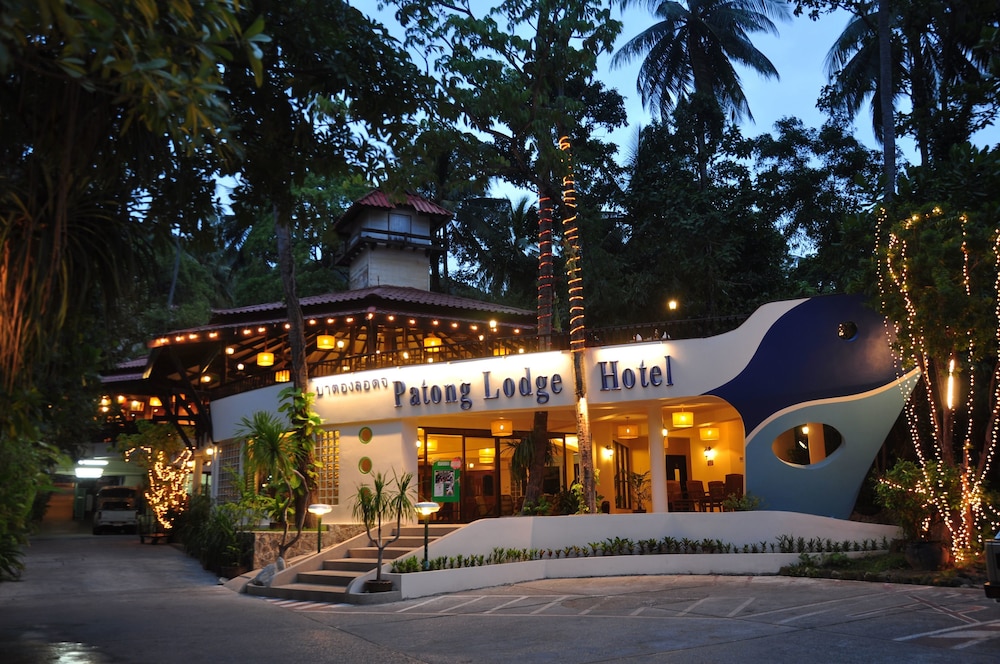 Patong Lodge Hotel — Hotel building in Patong Beach, Phuket Province