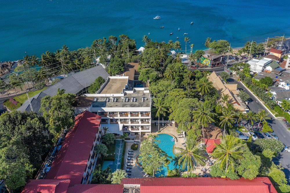 Patong Lodge Hotel — Hotel building in Patong Beach, Phuket Province