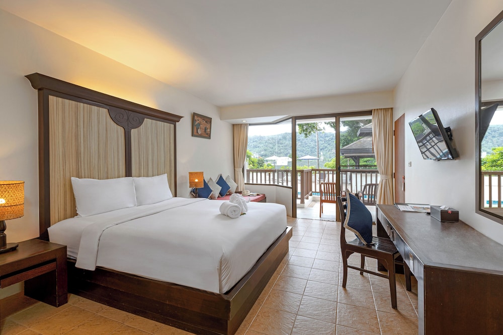Patong Lodge Hotel — Hotel rooms in Patong Beach, Phuket Province