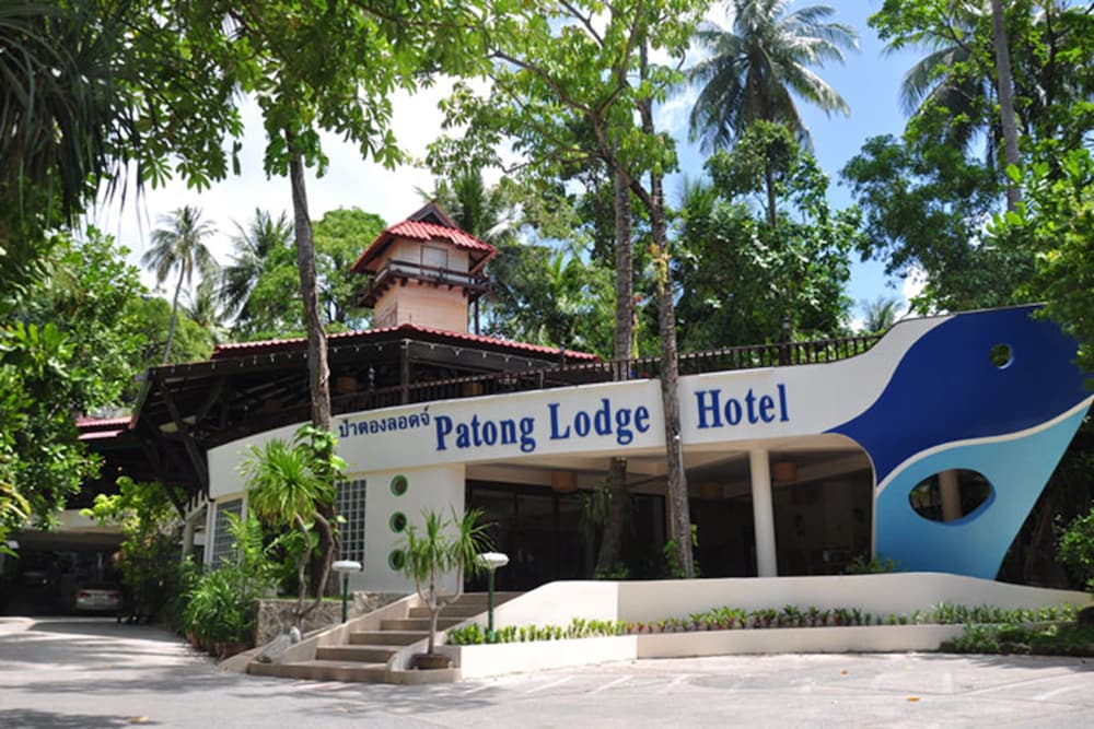 Patong Lodge Hotel — Hotel building in Patong Beach, Phuket Province
