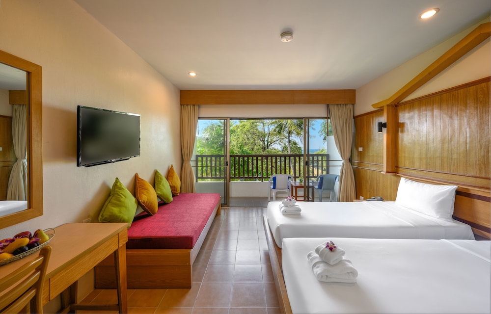 Patong Lodge Hotel — Hotel rooms in Patong Beach, Phuket Province