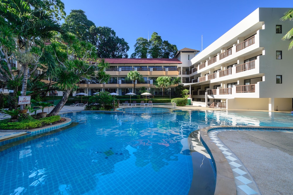 Patong Lodge Hotel — Swimming pool in Patong Beach, Phuket Province