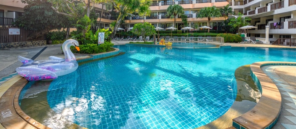 Patong Lodge Hotel — Swimming pool in Patong Beach, Phuket Province