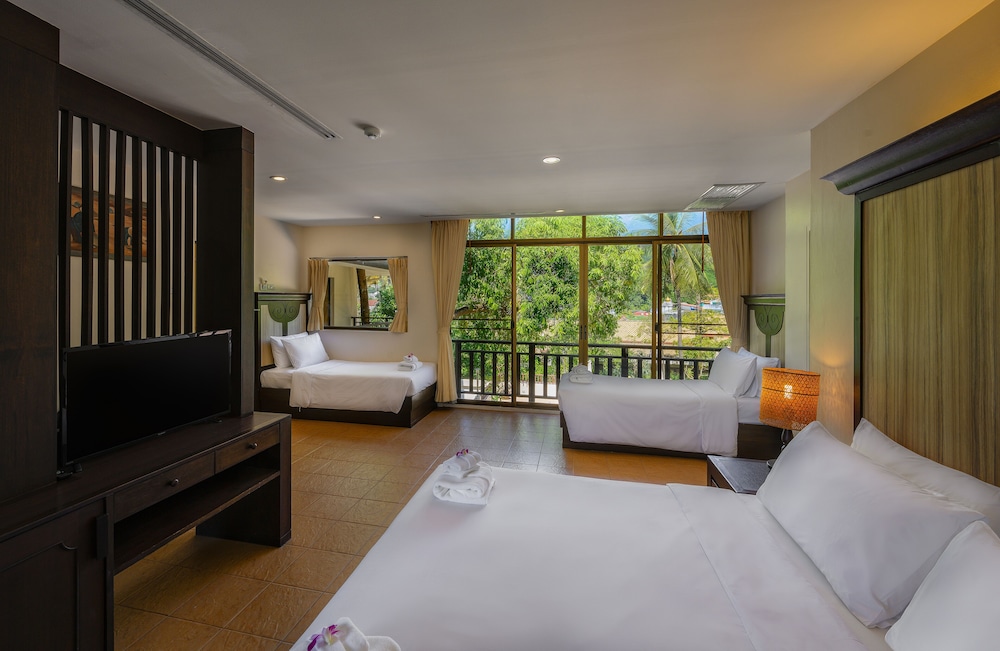 Patong Lodge Hotel — Hotel rooms in Patong Beach, Phuket Province