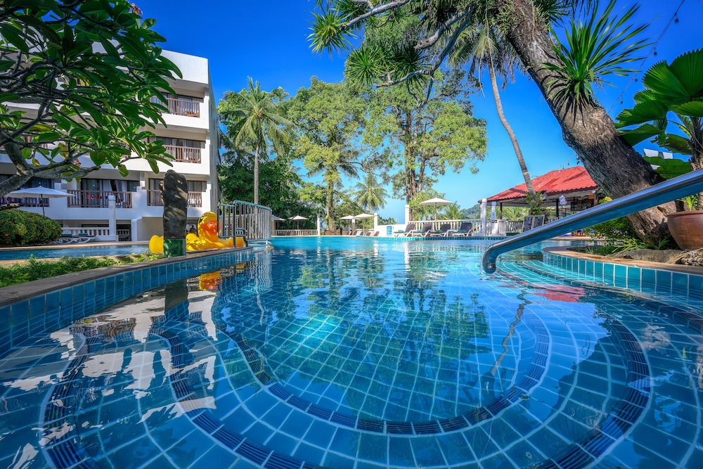Patong Lodge Hotel — Swimming pool in Patong Beach, Phuket Province