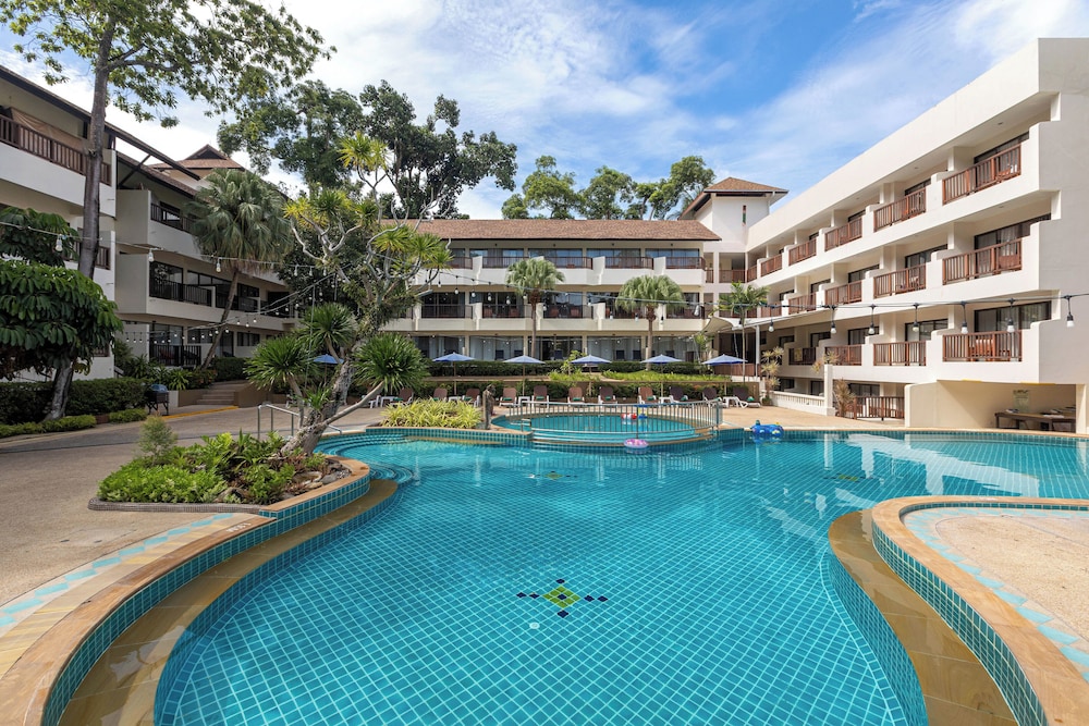 Patong Lodge Hotel — Swimming pool in Patong Beach, Phuket Province
