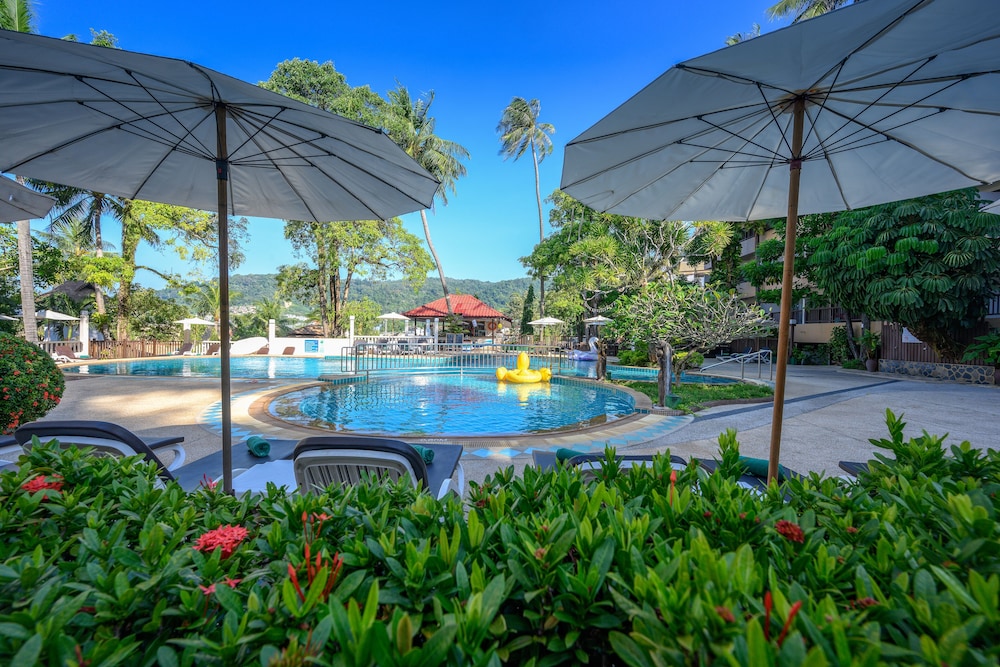 Patong Lodge Hotel — Swimming pool in Patong Beach, Phuket Province