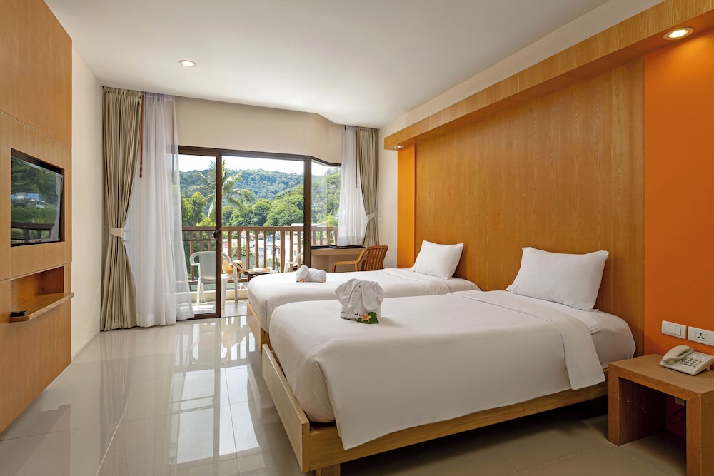 Patong Lodge Hotel — Hotel rooms in Patong Beach, Phuket Province
