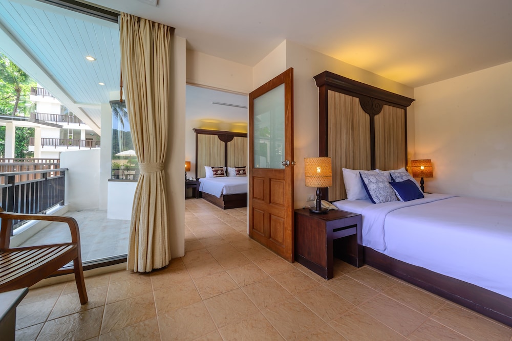 Patong Lodge Hotel — Hotel rooms in Patong Beach, Phuket Province