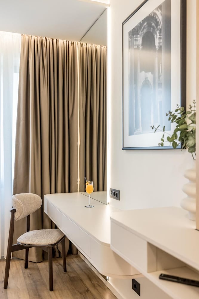 Atrium Hotel — Hotel rooms in Split, Split-Dalmatia