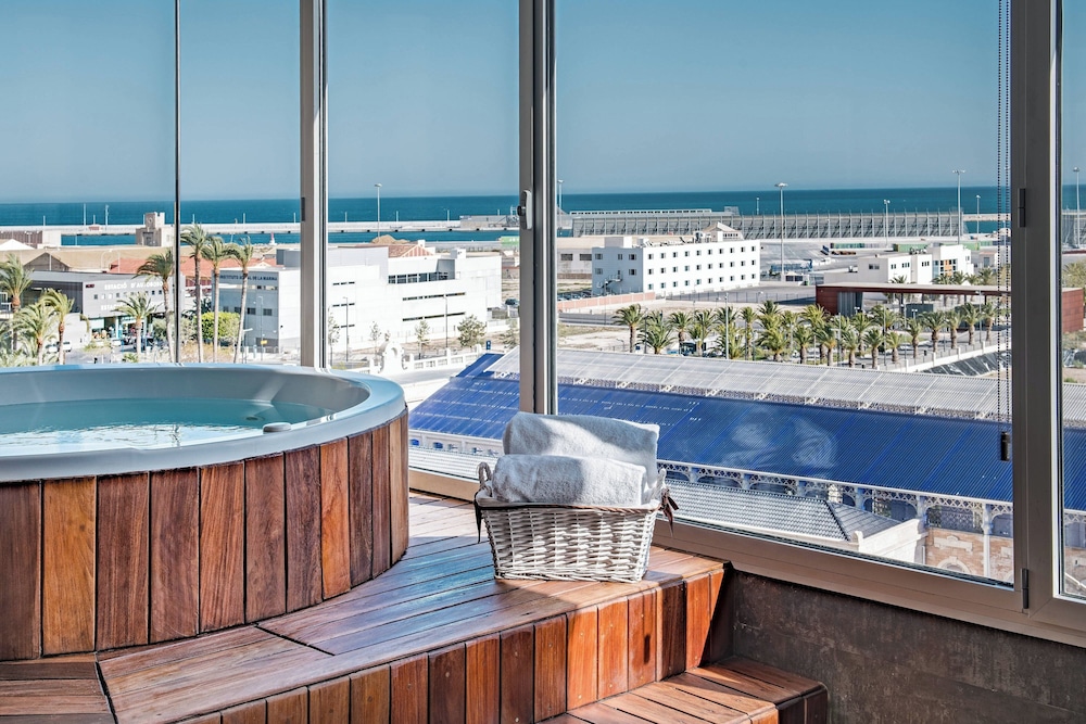 AC Hotel by Marriott Alicante - zdjęcie 2