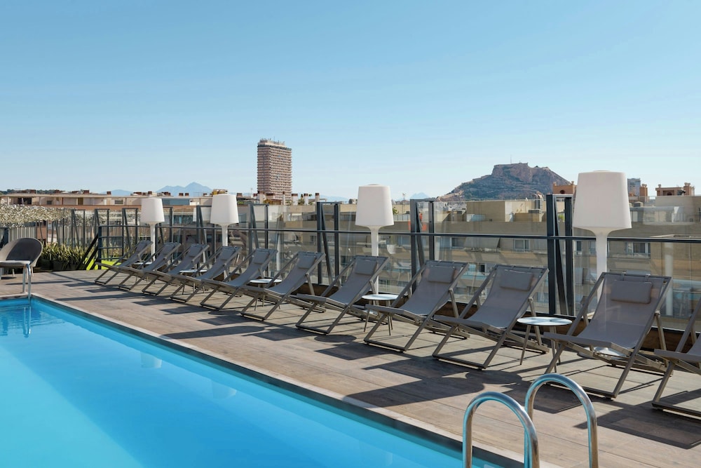 AC Hotel by Marriott Alicante - zdjęcie 4