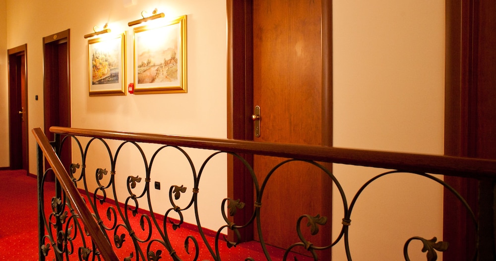 Hotel Globo — Hotel building in Split, Split-Dalmatia